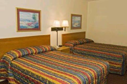 Mid-Town Inn 克拉克斯维尔 外观 照片